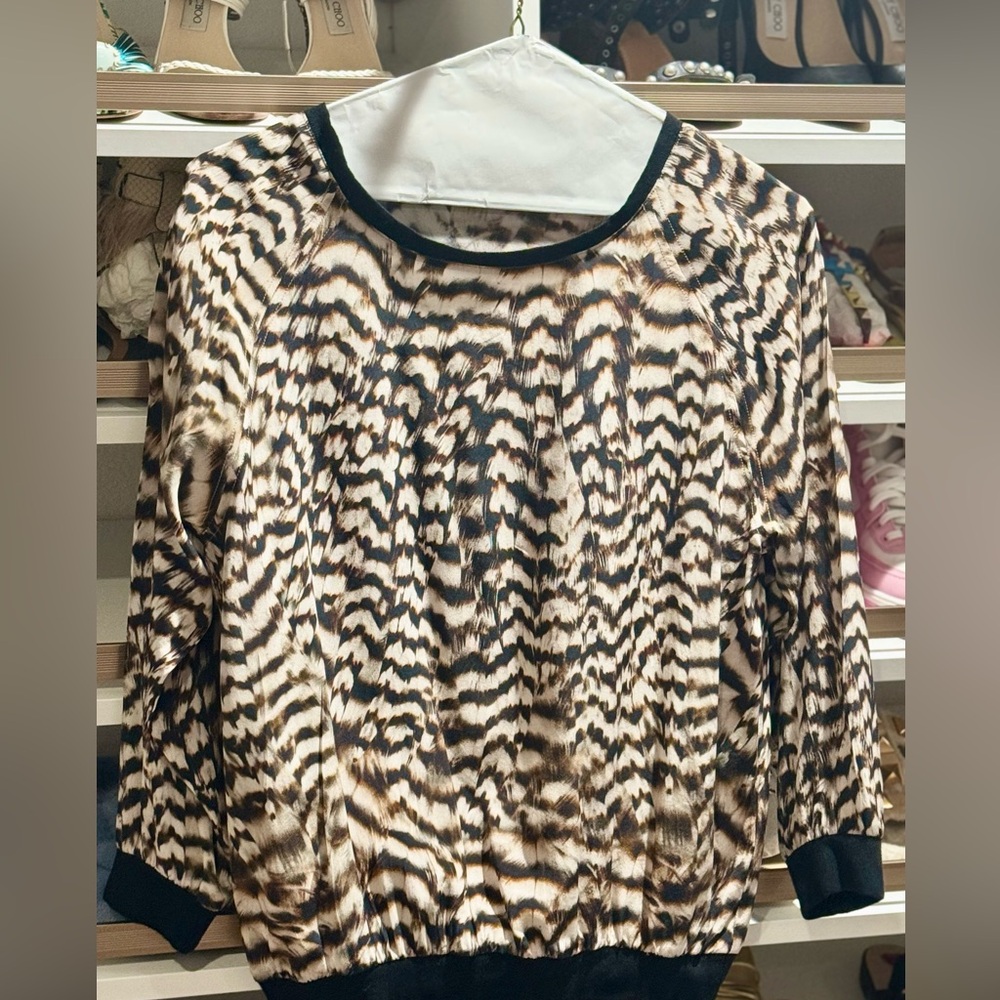 Virginie Castaway 100% silk animal print top size smalll